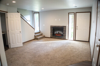 The Bridge Twin Homes in Fargo, ND - Building Photo - Building Photo