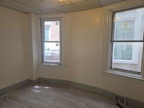 1504 N 54th St, Unit 1st Flr in Philadelphia, PA - Building Photo - Building Photo