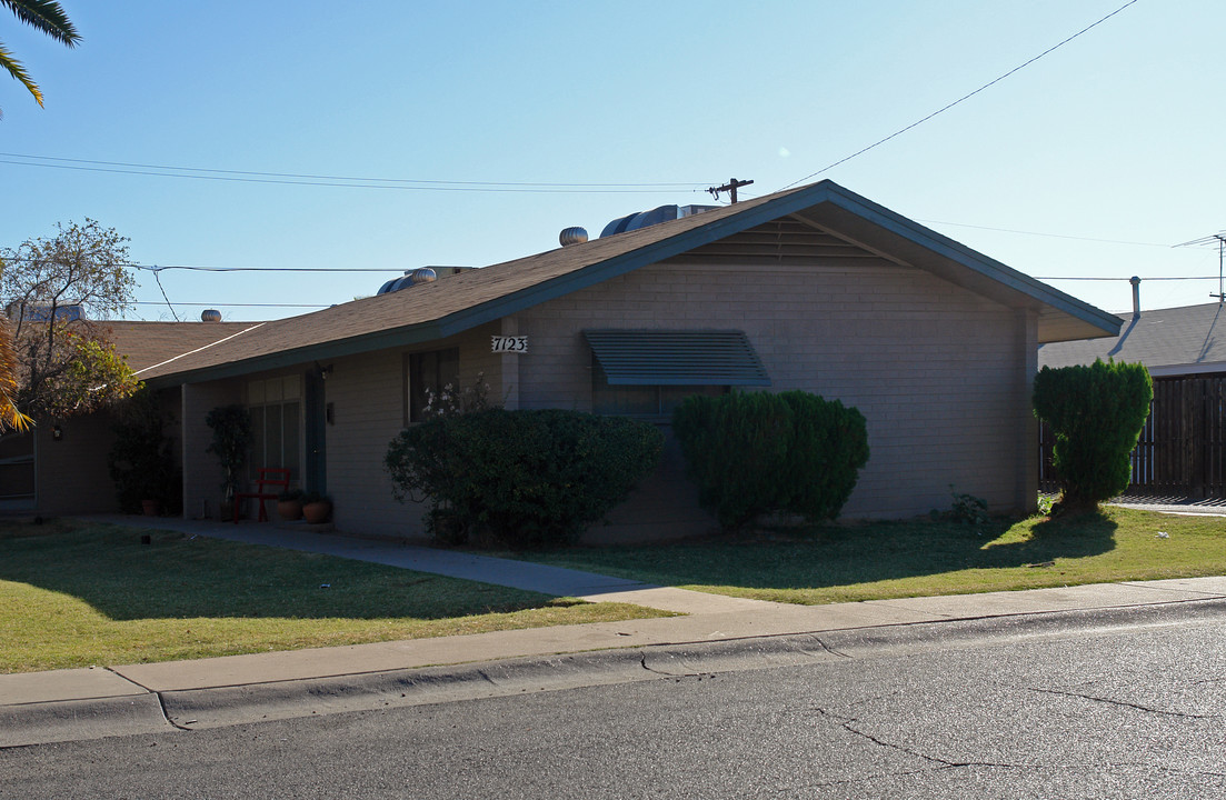 Sunflower Apartments in Glendale, AZ - Building Photo