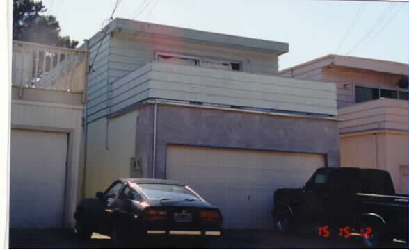 216 C St in South San Francisco, CA - Building Photo