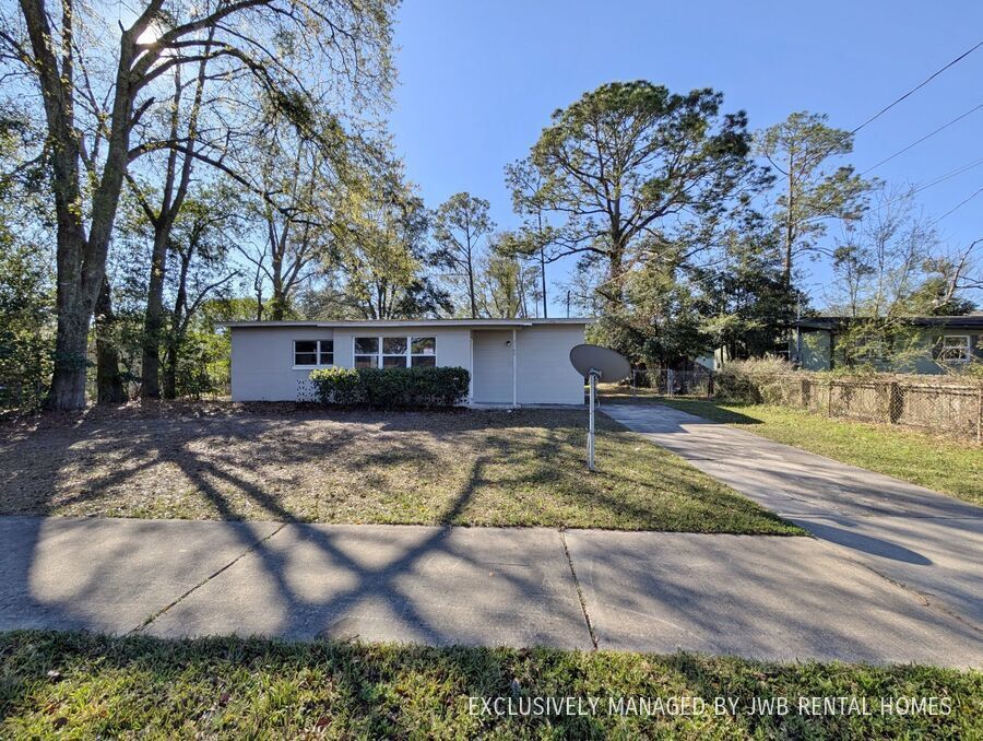 7160 Eudine Dr S in Jacksonville, FL - Building Photo