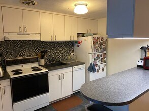 205 Kent St, Unit #46 in Brookline, MA - Building Photo - Building Photo