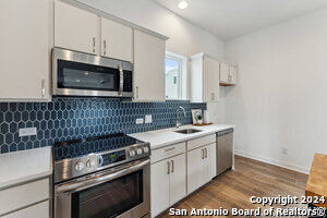 3216 N Elmendorf St in San Antonio, TX - Foto de edificio - Building Photo