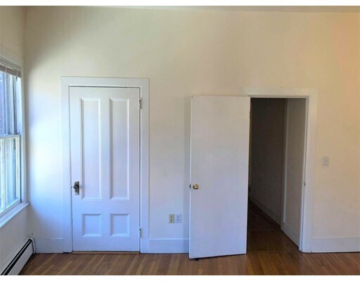 32 W Cedar St, Unit 2 in Boston, MA - Building Photo - Building Photo