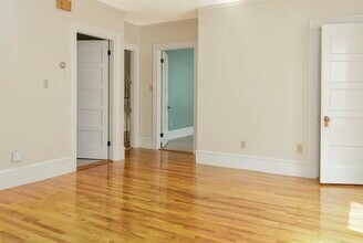 110 Graham St, Unit 110 Graham Street 1rst fl in Biddeford, ME - Foto de edificio - Building Photo