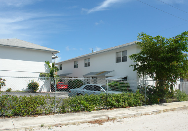 1030 S A St in Lake Worth, FL - Foto de edificio - Building Photo