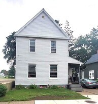 733 Pennsylvania Ave, Unit 2 in Erie, PA - Building Photo