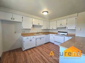 65 Woolen Way in Ashland, OR - Building Photo - Building Photo