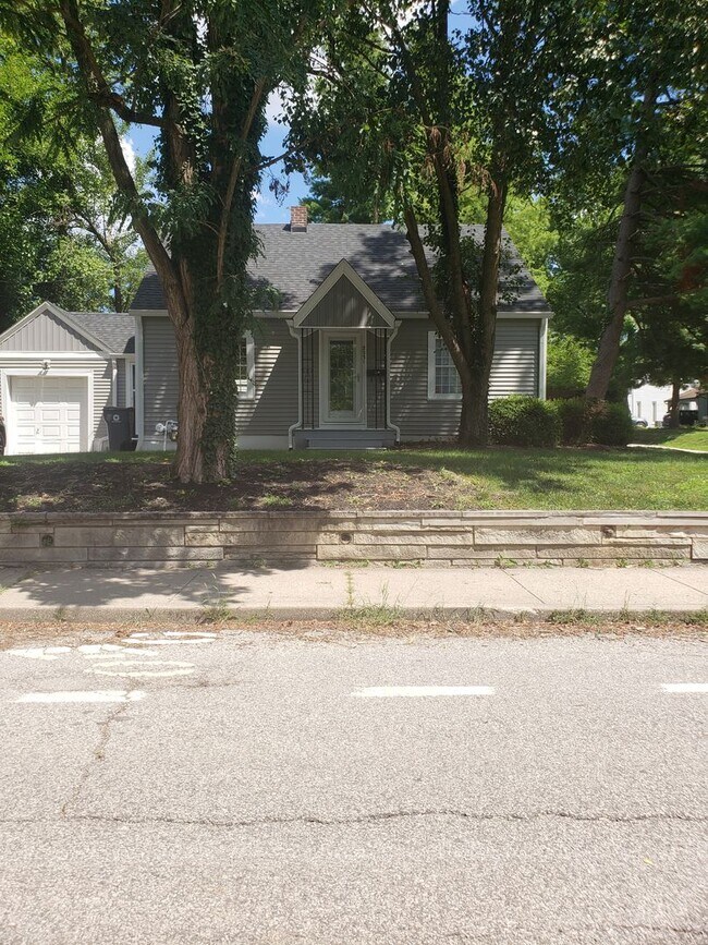 property at 2331 E 7th St