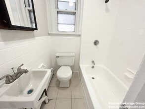 166 Gove St, Unit 2 in Boston, MA - Building Photo - Building Photo