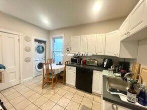 267 E Cottage St, Unit 3 in Boston, MA - Foto de edificio - Building Photo