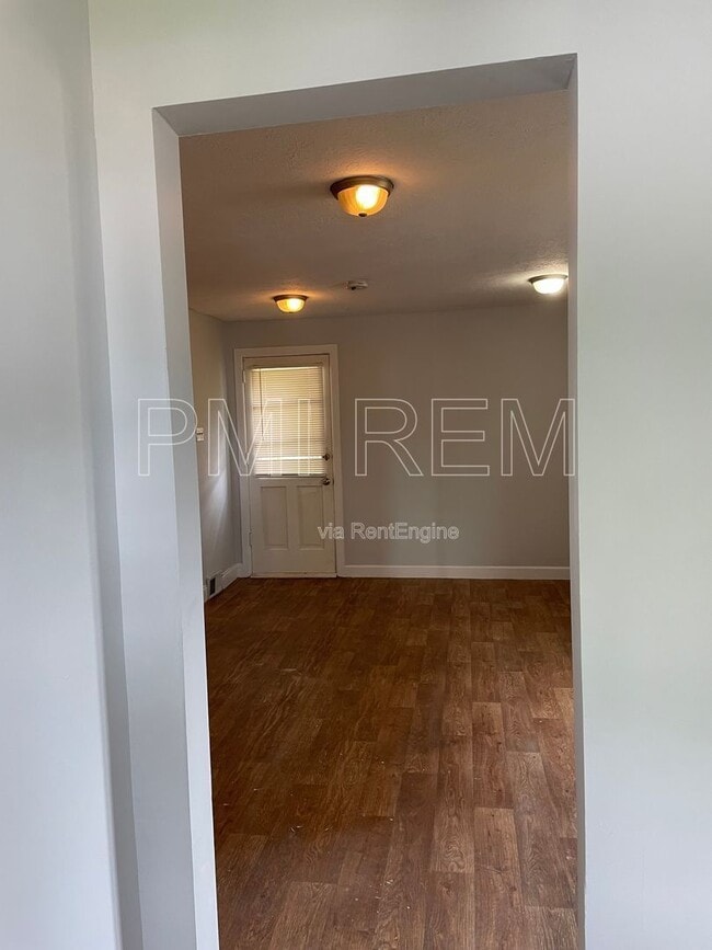 2876 Hudson Dr in Cuyahoga Falls, OH - Building Photo - Building Photo