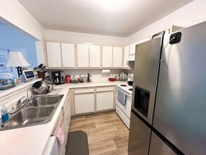 4804 College Rd in Wilmington, NC - Building Photo - Building Photo