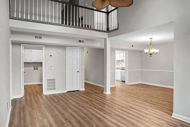 property at 906 Ventura Pl