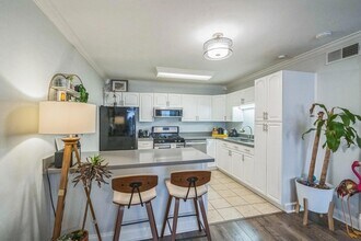 1304 Summit St, Unit 107 in Austin, TX - Building Photo - Building Photo