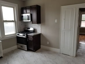 86 Fuller Pl, Unit 3 in Irvington, NJ - Building Photo - Building Photo