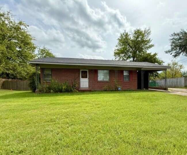 property at 909 President Ave