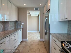 1360 S Ocean Blvd in Pompano Beach, FL - Building Photo - Building Photo