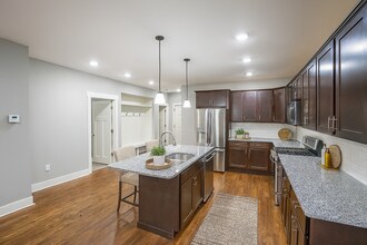 616 4th St NW, Unit 1 in Grand Rapids, MI - Building Photo - Building Photo