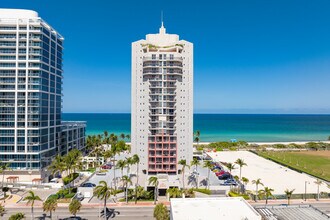 The Sterling in Miami Beach, FL - Building Photo - Building Photo