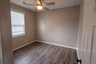 226 Polar Rock Rd SW in Atlanta, GA - Building Photo - Building Photo