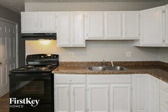 4509 Phoenix Dr in Indianapolis, IN - Foto de edificio - Building Photo