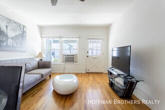 12423 1/2 Chandler Blvd in Los Angeles, CA - Building Photo - Building Photo