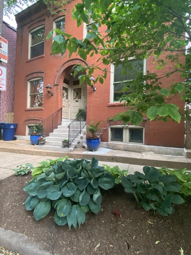 1905 Serbian Dr in St. Louis, MO - Building Photo - Building Photo