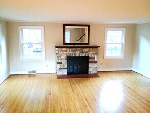 3875 N Buffalo Rd, Unit Apt. C in Orchard Park, NY - Building Photo - Building Photo