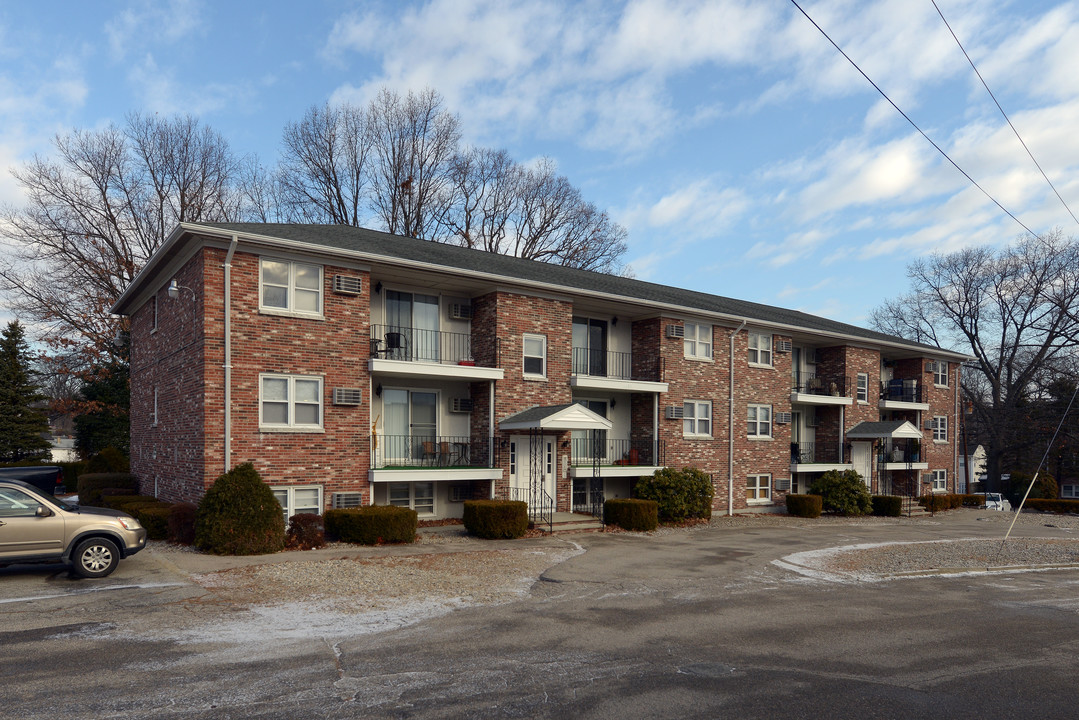 1 Talbot St in North Providence, RI - Foto de edificio