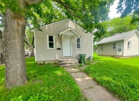 147 French St in Waterloo, IA - Building Photo