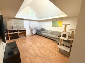 1633 Best Ln, Unit #1633 in Eugene, OR - Building Photo