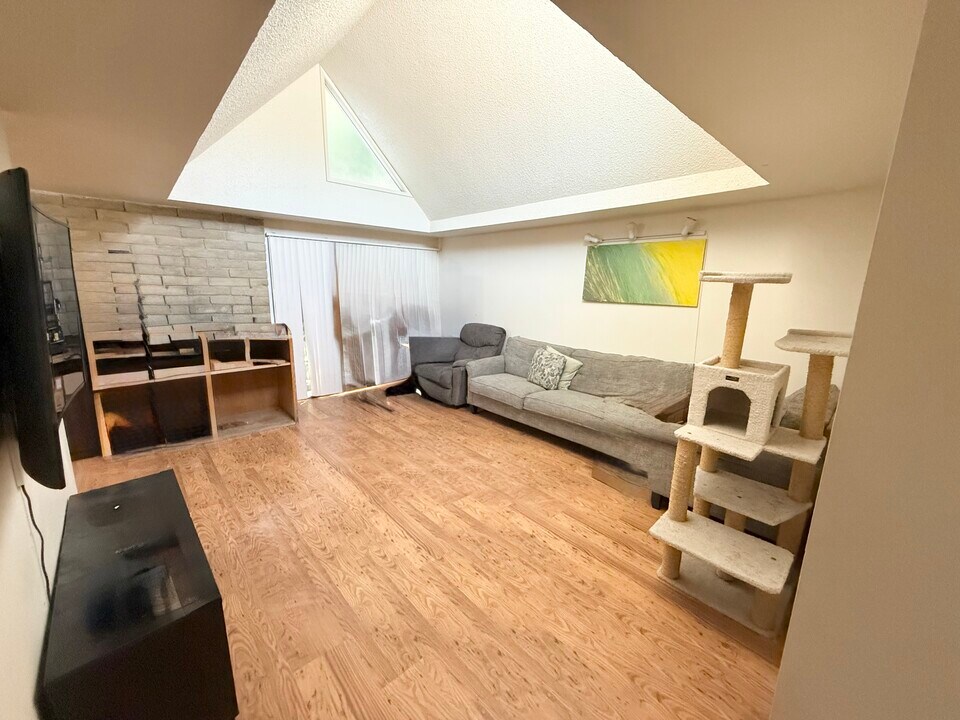 1633 Best Ln, Unit #1633 in Eugene, OR - Building Photo