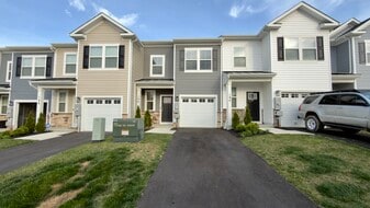 106 Hopi Pl in Winchester, VA - Building Photo