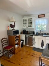 10 Bradford Ct, Unit Cozy Townhouse in Marblehead, MA - Building Photo - Building Photo