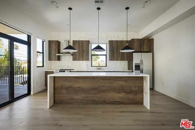 property at 2651 Vineyard Ave