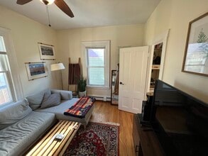 12 Claremon St, Unit 2 in Somerville, MA - Building Photo - Building Photo