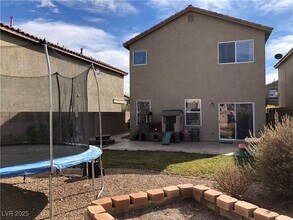 9408 Santana Siesta Ave in Las Vegas, NV - Building Photo - Building Photo