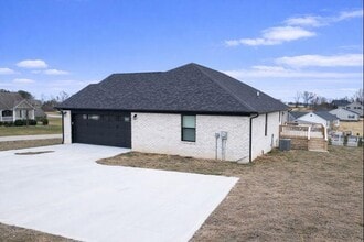 46 Caden Ln in London, KY - Building Photo - Building Photo