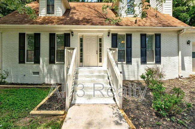 8292 Blackfoot Trail