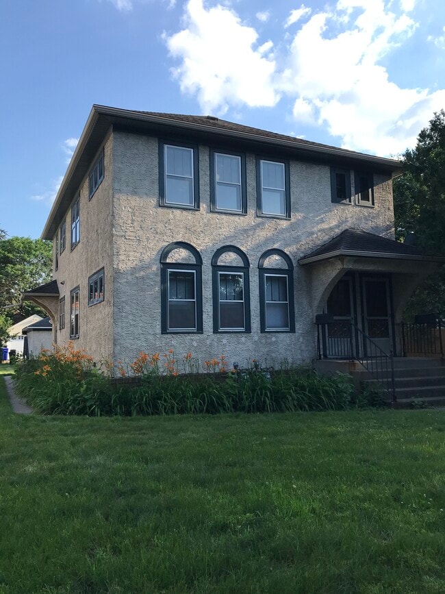 2104 Hartford Ave, Unit Highland Park Duplex