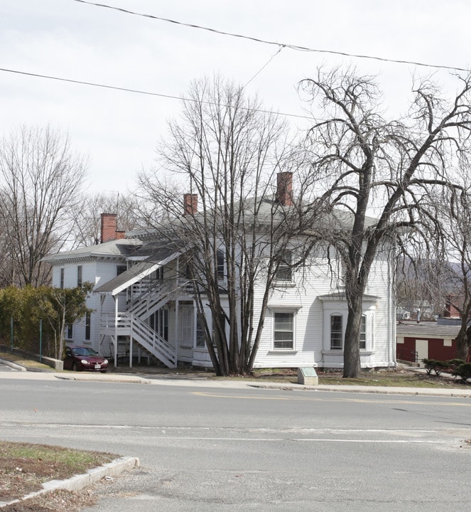 15 Elm St in Pittsfield, MA - Building Photo