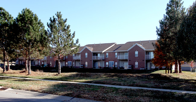 Somerset Place in Greenwood, IN - Foto de edificio - Building Photo