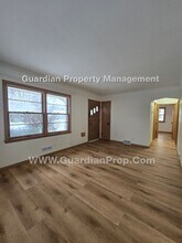 4433 Quincy St NE in Minneapolis, MN - Building Photo - Building Photo