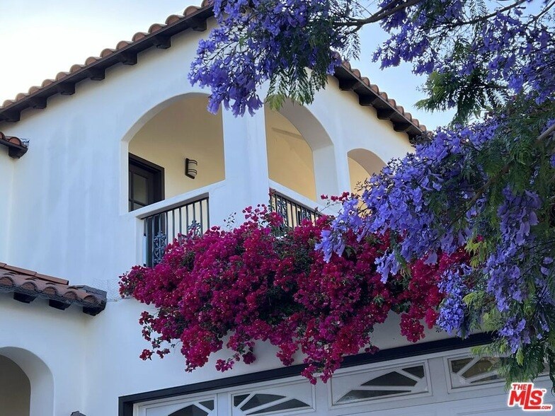 7917 Westlawn Ave in Los Angeles, CA - Building Photo