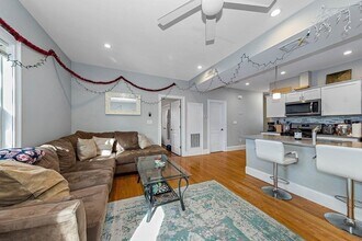 195 E Cottage St, Unit 2 in Boston, MA - Building Photo - Building Photo