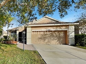 823 Springwood Cir in Bradenton, FL - Building Photo