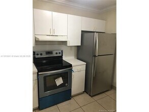 4712 NW 114th Ave in Doral, FL - Building Photo - Building Photo