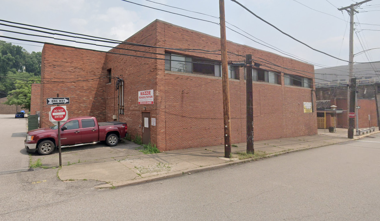 801 E Pittsburgh Mall in East Pittsburgh, PA - Building Photo