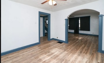 460 W Dickson Ave in Mansfield, OH - Building Photo - Building Photo